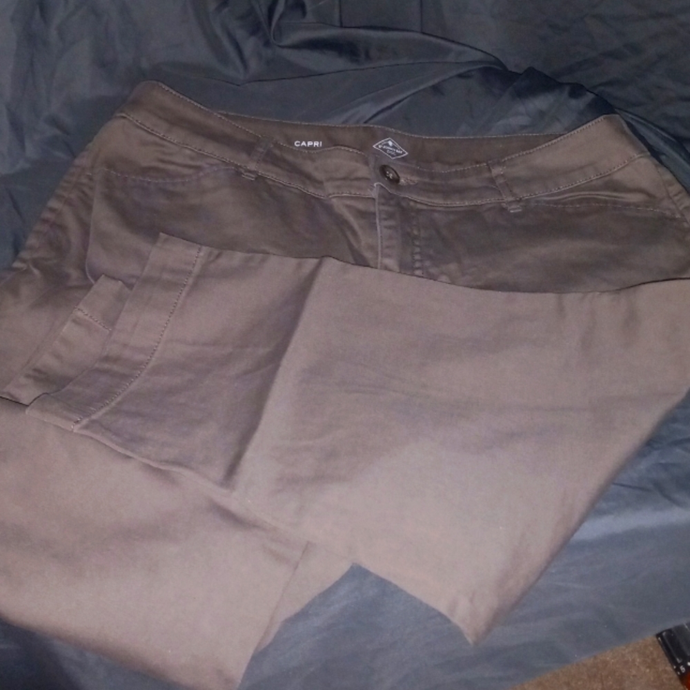 St John's Bay Sz 14 Stretch Jean Capri